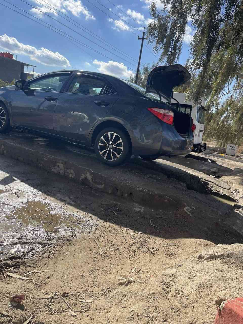 كورلة موديل 2017 ابيها رشات صبغ بس ابيع حزام بدون داخل   محرك وكير بجيس  تخم تاير تبريد شغال اللبيع و مراوس بسيارة  افيو محتاج  فرق  سعر ١١٠ 
***********
