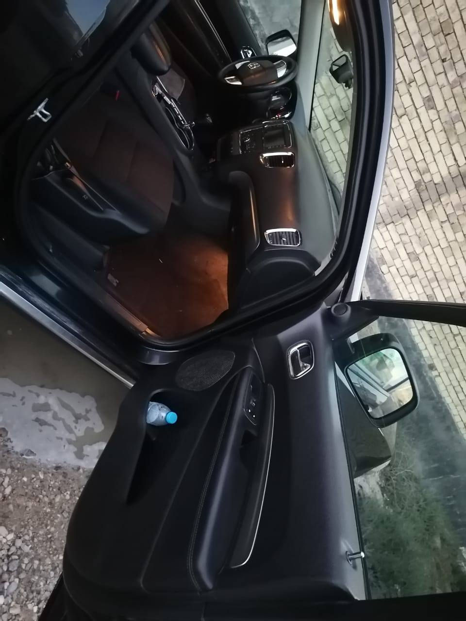 سلام عليكم سيارة دوج دورنكو موديل 2013 سيارة مكفولة من الصبغ والمعجون ولا قطرة سيارة بحالة جيدة 
مكفولة من أي ضربة بس ماعدا حادث امريكا جاملغ او بنيد 
التواصل ***********
رايدة ب165ورقة او بيه مجال بسيط للطيبين
