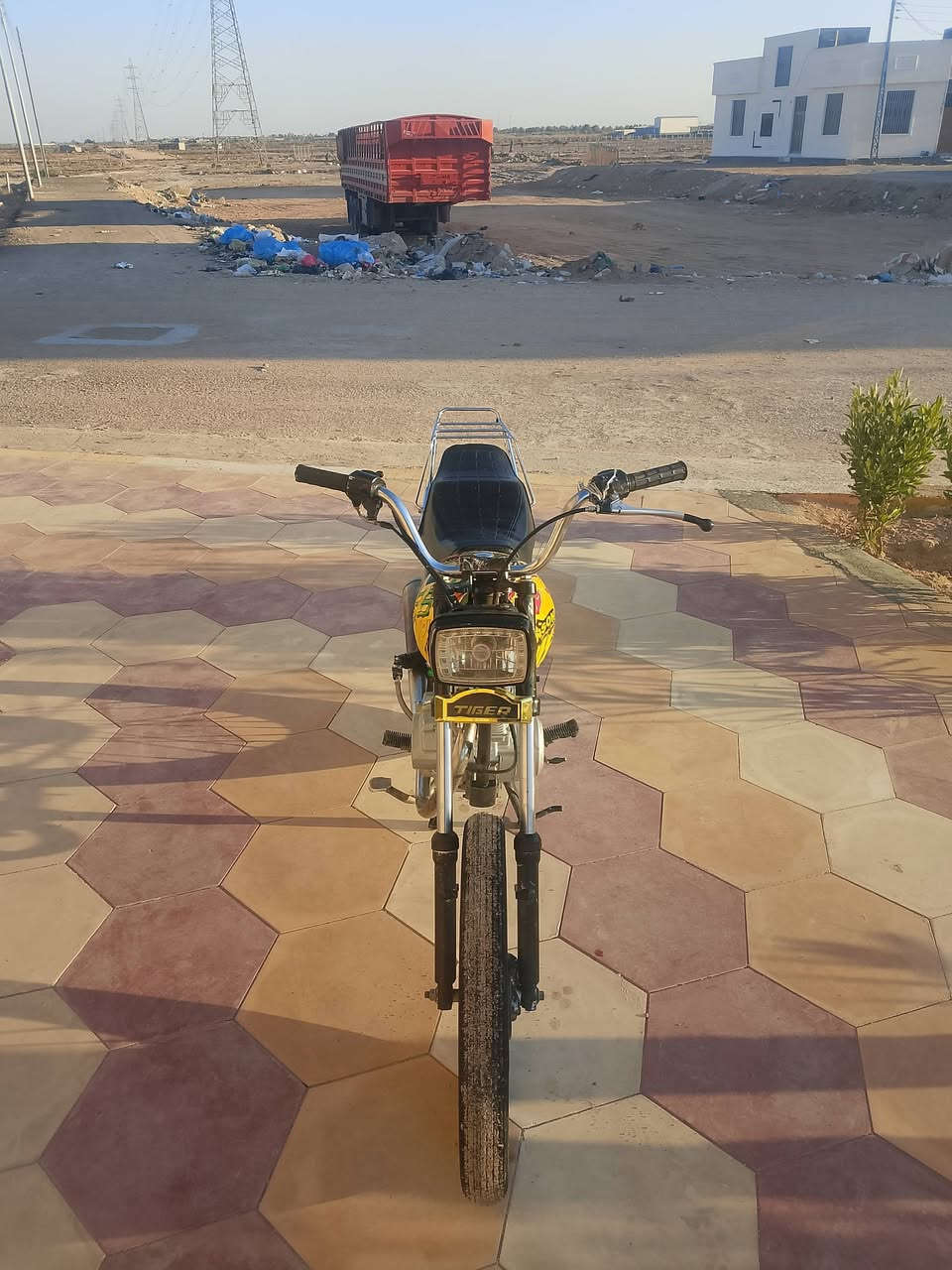 سلام عليكم  اربعه گير موديل21 كلك مكفوله من لشارع رقم شاصي وبليته مودلي 19مكينه ارشه نضيفه نضافه 80/100  نقصه بس بستم لسعر 325وبيه مجال حگ لجيه مكاني كربلاء الرقم بي واتس اب***********
