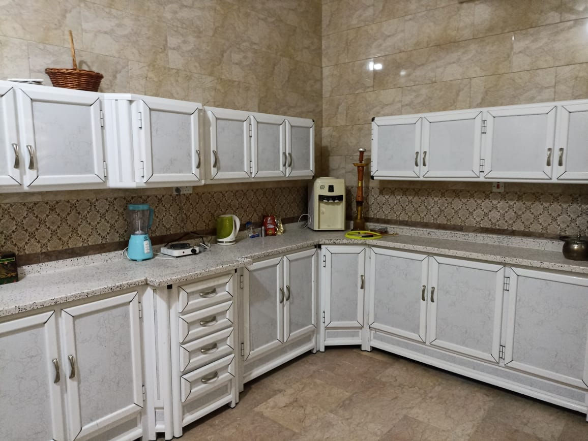 دار للبيع طابقين سياحي مقابيل شط العرب طابو ملاك عراقي سهم بلطابو يتكون الطابق لاول غرفه منام مع ديوان وصاله ومطبخ مجموعة صحيات حديقه كراج الطابق الثاني غرفتين منام مع صاله مع ديوان مكان مميز جداا رووعه قضاء شط العرب نهر حسن مقابيل شط العرب للاستفسار واتساب ***********او ***********
