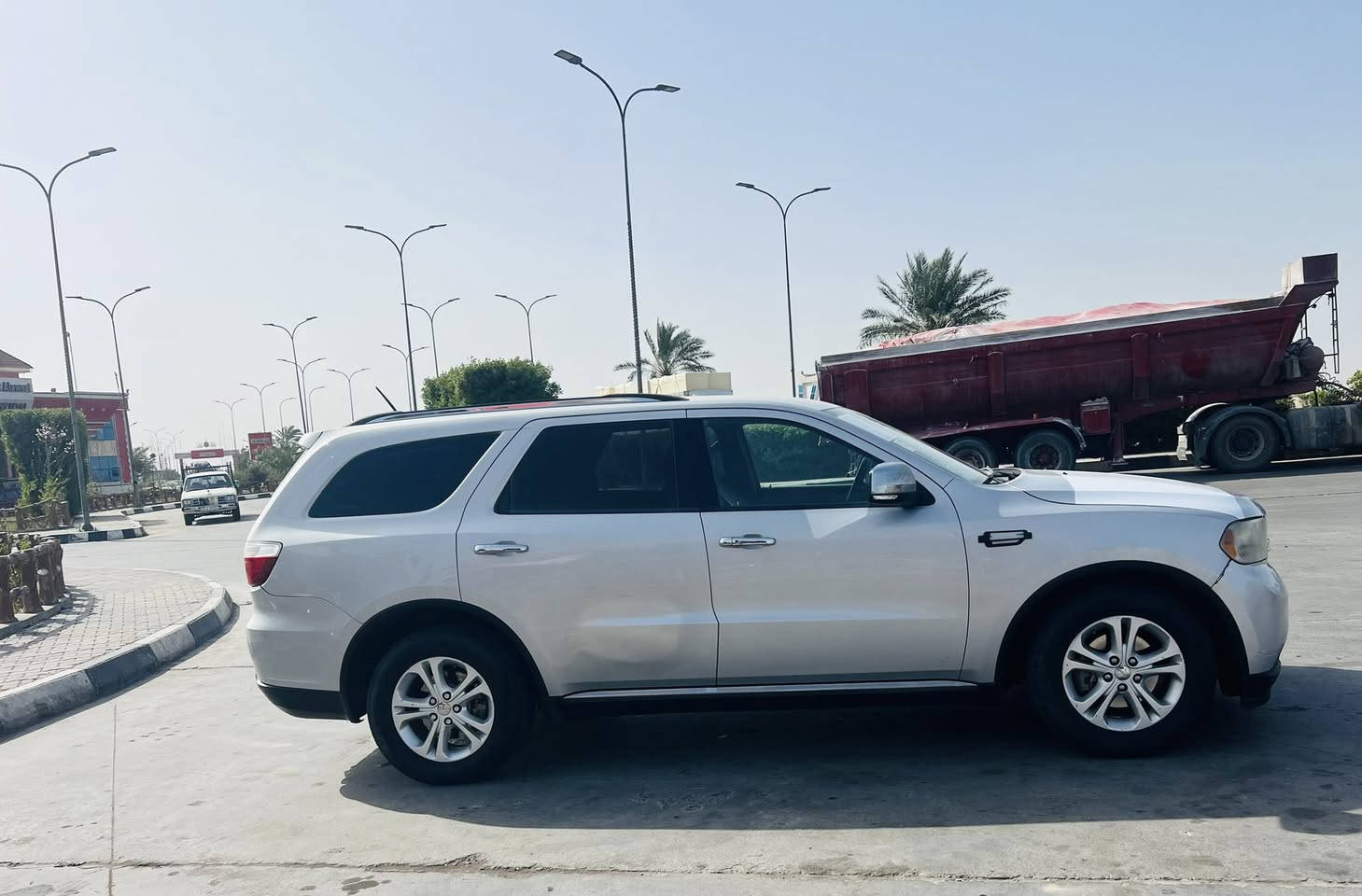 دورنكو  2012 اصل 

خليجيه 
قطعتين صبغ اثر تكشير وشخوط فقط
مكينه 6 
جديده ونضيفه استخدام شخصي 
ماشيه 150 
مكينه كير حداديه كفاله
رقم بغداد بسمي تحويل مباشر 
مكانه بابل
السعر 187 وبيه مجال 
***********
***********
