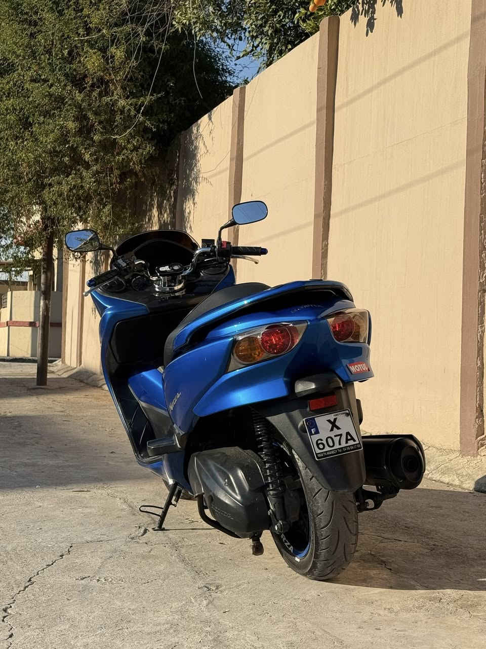 السلام عليكم
دراجة Honda forza mf10 
معروفة بأسم صفر 10 
الدراجة نظام رياضي S7 اربع تحويلات 
نظام بلوتوث وسماعات شغالة 
الدراجة نظيفة بمعنى الكلمة من كڤرات ومن محرك
ومكفولة كفالة عامة (( الدراجة معروفة على مستوى الموصل )) 
معلومة الدراجة بدون رقم
للأستفسار الاتصال على الرقم ☎️
***********
***********
