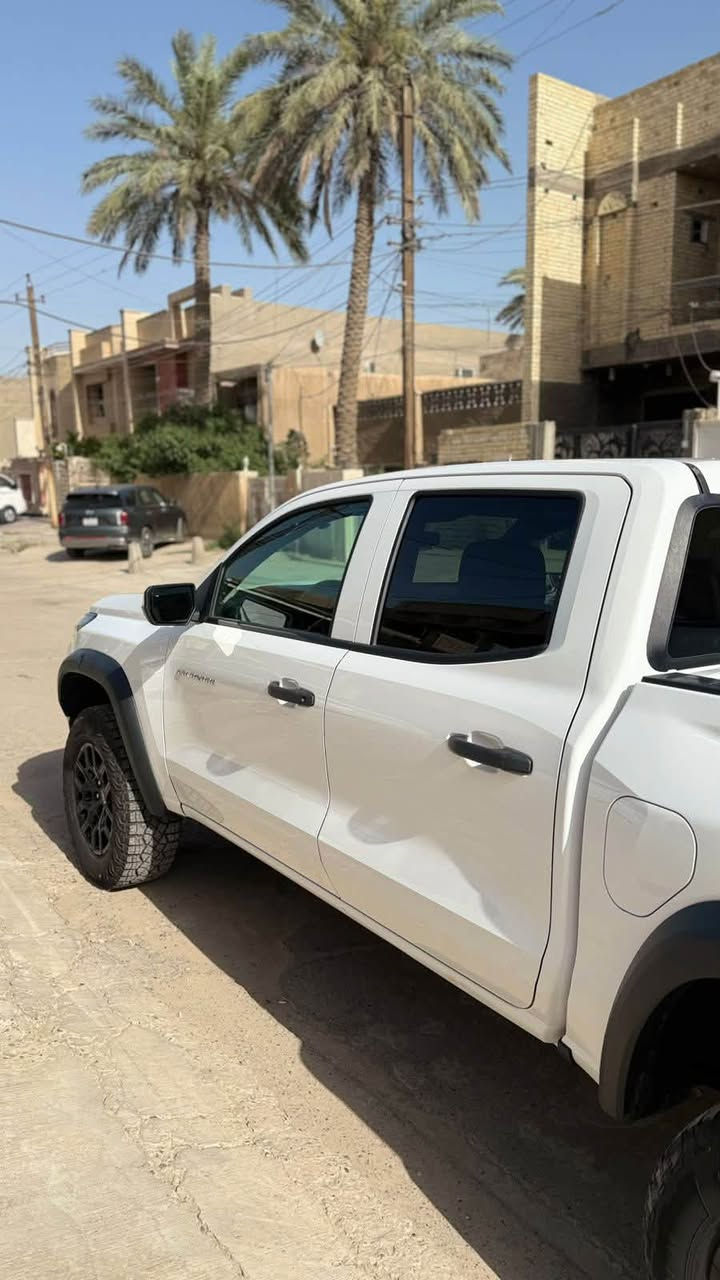 شوفر ليت كولرادو TRAIL BOSS 2025 ماشيه 10mi فول مواصفات مرقمه او جاهزه كتاب شهداء بسمي حادثها جداً بسيط بدون أي تبديل كولشي موضح بلصور سعر 230$ بيها مجال عنوان سياره 
 بغداد/الأمين ثانيه /معلمين
***********
