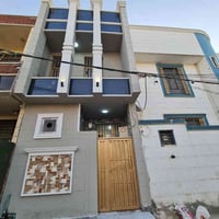 يتكون البيت من 2 غرف و حمامات داخليه وخارجيه واستقبال وصاله ومنور ومطب...