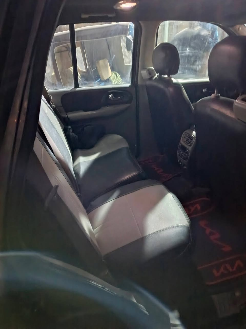 سلام عليكم البيع بلايزرموديل ٢٠٠٧مصبوغه حزام الجماليه فقط اصوله كامله بسمي رقم انكليزي بغدادمكينه كير مكفوله كهربائية كله شغل خير من الله دوشمه جديده السياره احله من الصوره العنوان بغداد الغزاليه شارع المشجر السعر٧٥وبيه مجال وترهم مراوس حسب القناعه اتصال ‏‪***********‬‏
