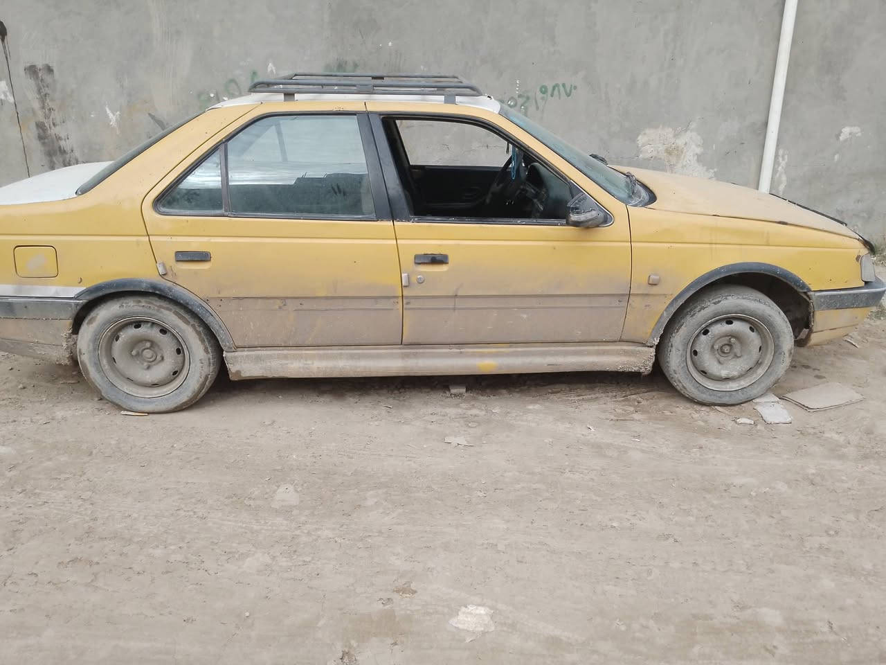 السلام عليكم بيجو بسمي محرك كايم السعر 17 ورقه موديل 10 ه***********
