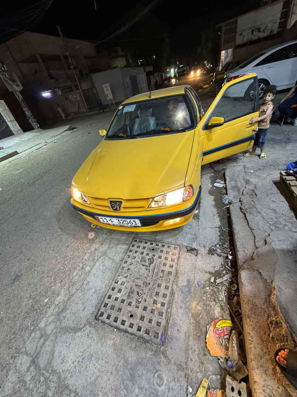 السلام وعليكم
بيجو بارص مديل 15 السياره جديده 
محرك وتبريد وكير خير من الله تجي وشوف 
بعينك
بالعبيدي الراسه السعر 45وبيها حك الجيه 

للاستفسار  ***********
