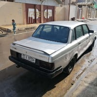 مساء الخير عدنا سيارة فالفو لبيع  رقم الماني كير اوتماتيك  شرط التحويل...