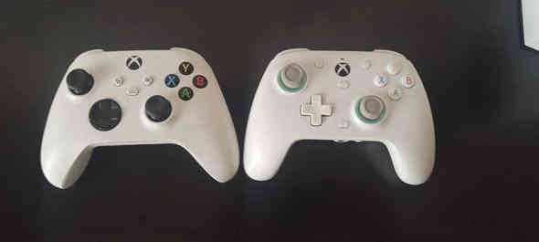 جهاز اكس بوكس سيريس اس كامل مع ملحقاته مع يده اضافيه مع ستاند شاحن وحامل لليدات والكارتونه موجوده نظيف جدا استخدام قليل مع حساب جيم باس شهرين اذا احد يراوس بسيريس اكس او بيع السعر 350الف ضمان ماداخل صيانه هو واليدات مكفوله تجي تفحص يالله تاخذه بغداد حي الخضراء ***********
