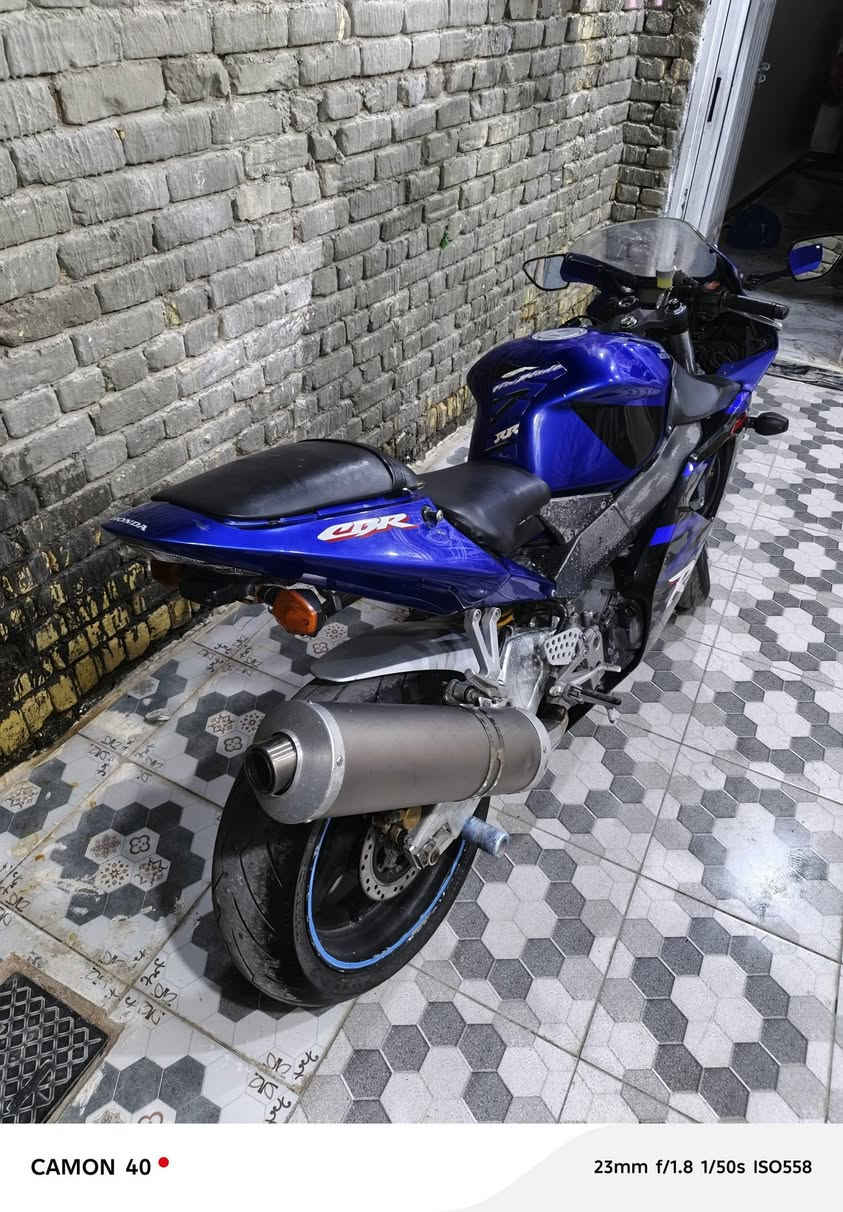 دفل البيع كفال عامه اوراق كامله مديل ٢٠٠٥ كزوز بلادي تخم تاير جديد بلاكات جدد ماشيه ٣٣الف مكان واسط كوت مركز *********** سعر ٣٠
