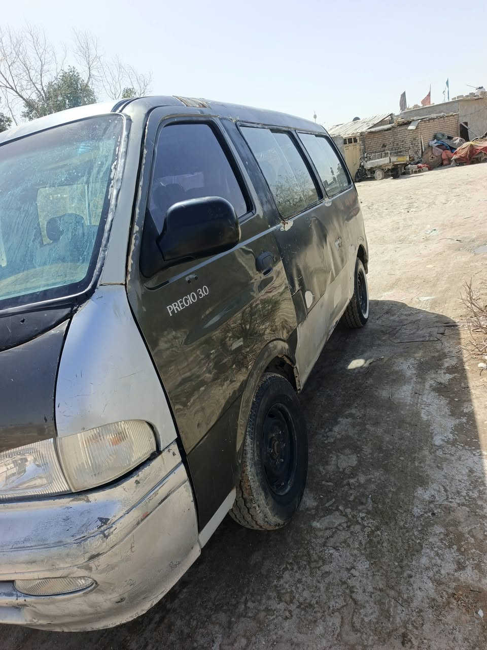 السلام عليكم للبيع بريجو موديل 2006 راعيه بل نجف الساره  مدوشمه توه وجاهزه السعر 25وعليه طلب علمشتري المكان نجف ***********

