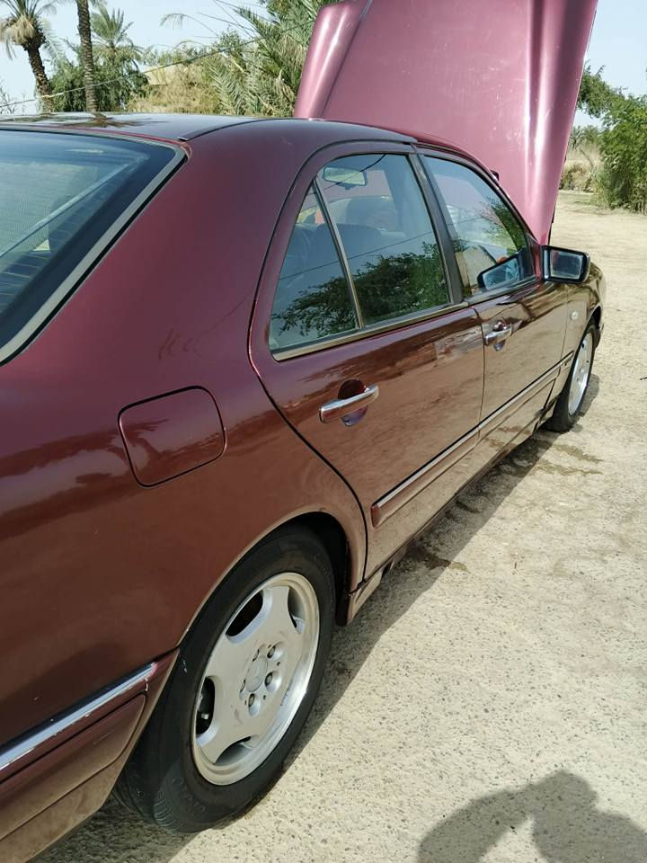 مارسدس ام عيون موديل ٩٥ رقم بغداد انكليزي جديد محرك وكير وتبريد وصدر كفاله تخم تاير باتري جديد صبغ عام اثر جراد محرك خراطيم اقتصادي ترايك ٢٠٠ وين مايعجبك بيها طخه بجاملغ الامامي بعده ما مصبوغ حك شبر السعر ٨٥ رقم الهاتف *********** مراوس هم اراوس نفس سعرها او اقل
