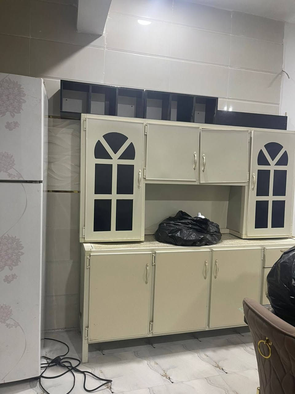 غراض منزلية للبيع
طخم ٧ مقاعد سعرة ٦٠٠
غرفة نوم ٧٥٠
براد ١٢٥
ميز طعام ٣٥٠
ثلاجة ٢٥٠
كاونتر وسنك سوكي ٣٠٠
ميز استراحه و كراسي ١٢٥


**إذا كنت صاحب هذا الإعلان وتريد حذفه لأي سبب، رجاءا أرسل رسالة إلى الدعم الفني**