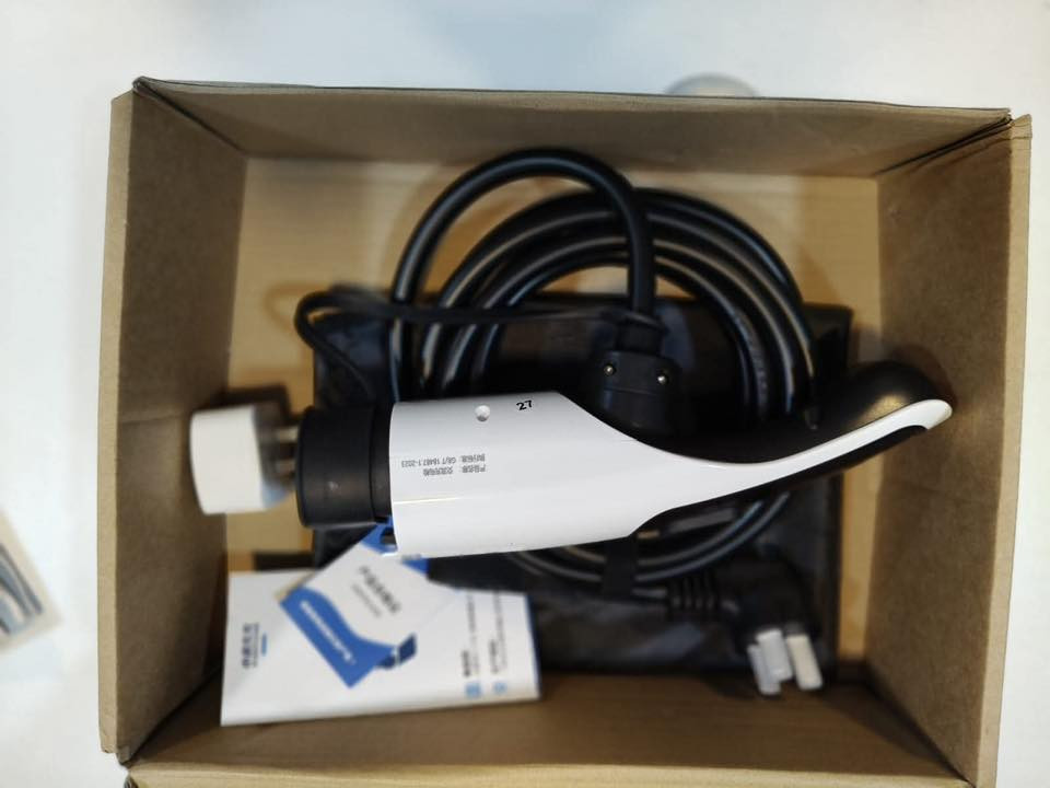 شاحن byd متغير الامبيريه 8امبير و16 امبير
وتكدر توقته ع ساعة معينه وتفصل
مره او مرتين شاحن بيه بعده جديده 
ب80 الف وبيه مجال 
***********
بغداد
