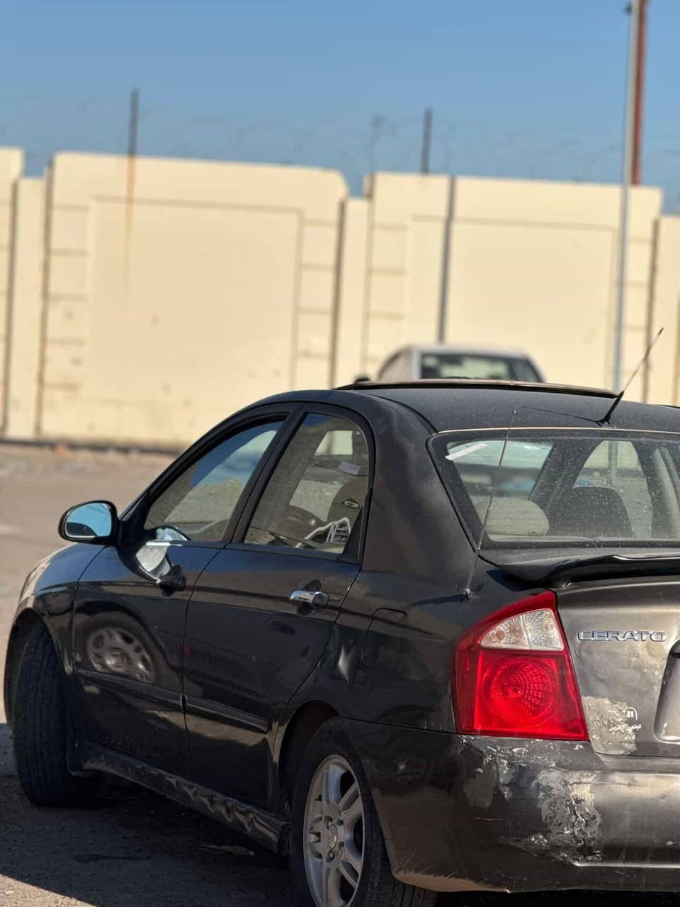 يالله سلام عليكم كيه سيراتو موديل 2006 كير اوتوماتيك محرك وكير شرط ويل اكروم  كهربائيات شغاله  صدر جديد فتحه اريل سياره فول رقم أربيل سنويه منتهيه شرط التحويل
سياره صبغ قطعه وحده بس بيها جلح السعر 65
رقم المبايل ***********
العنوان السياره صلاح الدين تكريت
