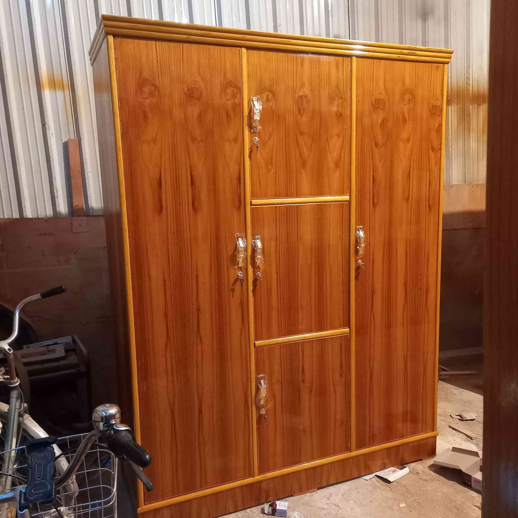 معمل ومعرض اللامي لعمل كافة اعمال النجاره بوفيات كناتير معارض ابواب الغرف بأنواعها داخل خارج صاج العمل تفصال درجه اوله صاج 5ملم للاستفسار التواصل عبر الوتساب ***********
