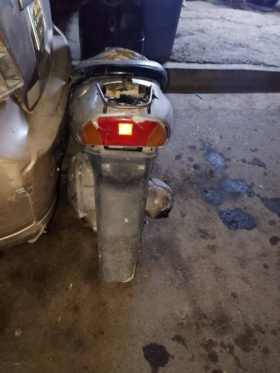 من رخصت مدير الكروب دراجه سازوكي تجفيت جديد ورجعت طفت ابيع كوم حديد مكان حي العامل  ***********
