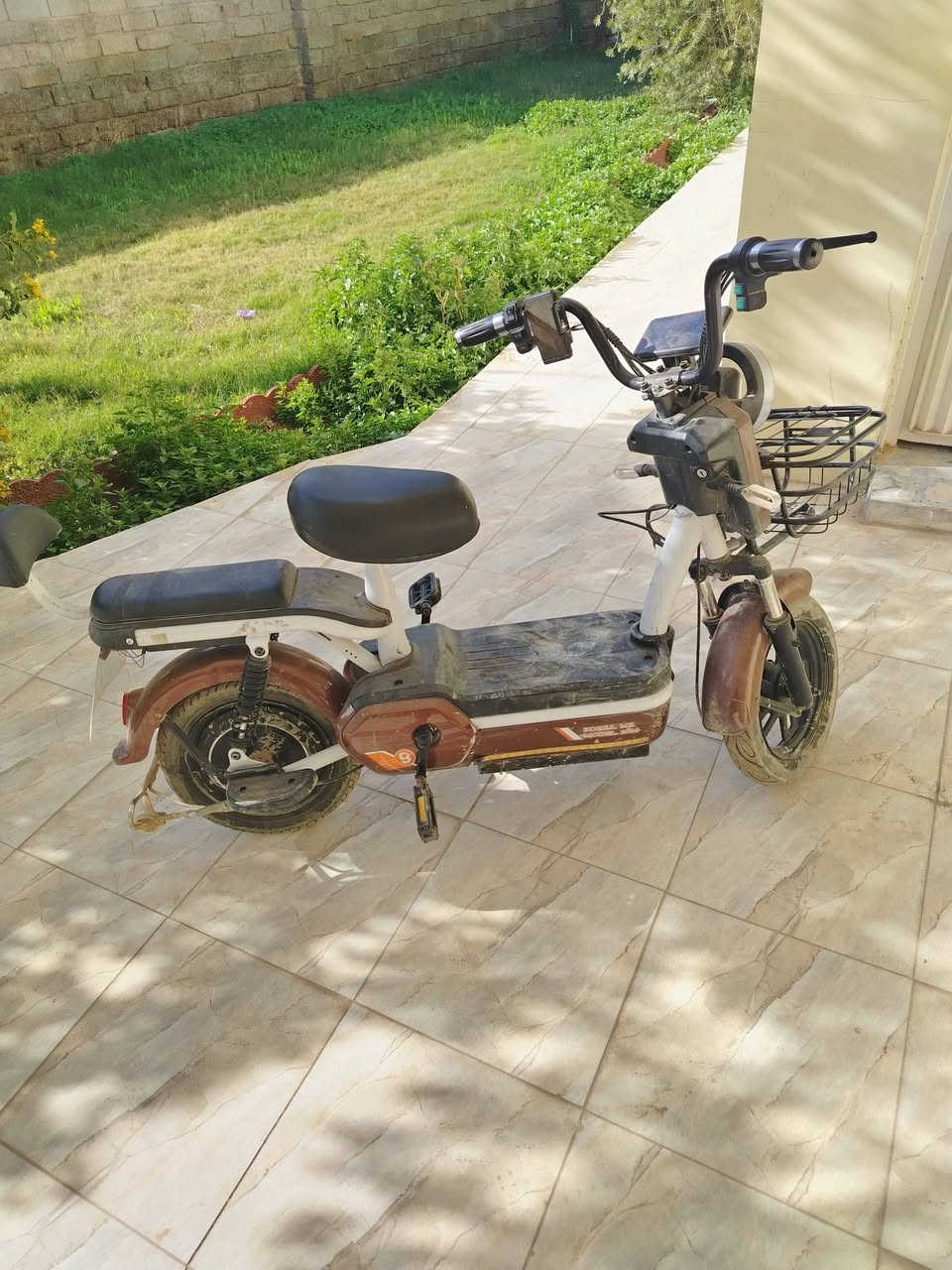 دراجة شحن حجم ١٤ نضيفه سعر ١٧٥ هاتف ***********
