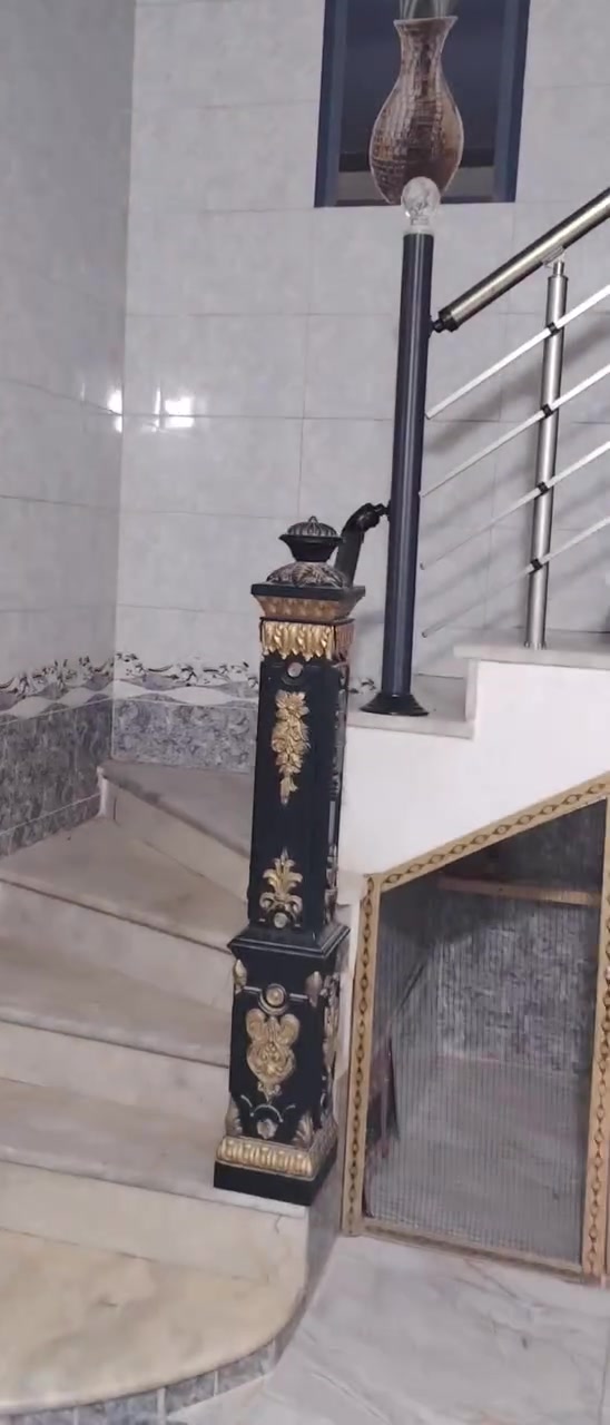 السلام عليكم بيت ١٠٠متر ٣ طوابق بنيان حديث وجاهز البيت طابو زراعي سند ٢٥
للاستفسار الاتصال ***********
