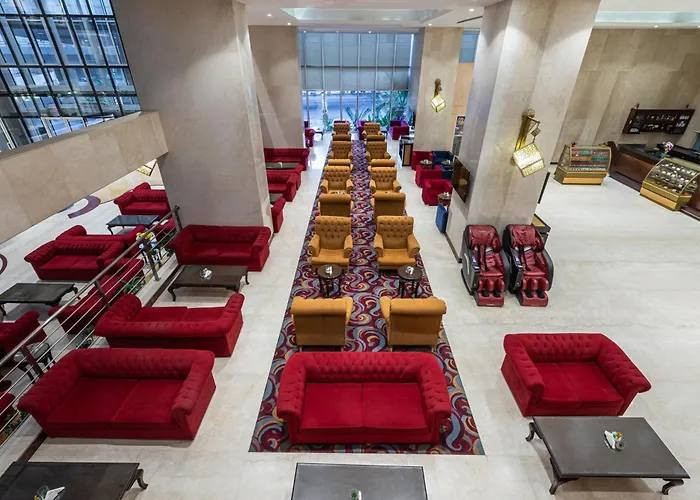 شركة الغدير الذهبية 
قافلة المتعهد احمد عيدان
عمرة شهر شوال بعد عيد الفطر
يتوفر نقدي وأقساط 
تاريخ الرحله 25 - 3 - 2026
---------------------------------------------
ملاحظه 
الراغبين تسليم الجوازات في اول ايام رمضان قبل يقافهه فيزا 10رمضان
----------------------------------------------
⬛ مميزات رحلة العمره براً + طيران
✦ بإشراف المتعهد: احمدعيدان 
✅ الانطلاق والعودة من وإلى مقر الشركة
🔸 المدينة المنورة: فندق مجاور للحرم المركزيه
🔸 مكة المكرمة: فندق بارك ان النسيم حصرياً
✅ 3وجبات طعام بوفي مفتوح بالصوره
✅ برنامج الإقامة: 3ليالي في المدينة     ✅ 6ليالي في مكة المكرمة
✅ مزارات في مكة والمدينة،  
✅ دخول الروضة الشريفة
✅ باصات حديثة 
✅ إشراف إداري وديني متكامل 
.............................................
🎁 هدايا مميزة لكل معتمر:
▫️ حقيبة كتف
▫️ إحرام للرجال
▫️ سجادة صلاة
▫️ كتيب "المهم في العمرة"
................................................
📌 المستمسكات المطلوبة للتسجيل:
▪️ جواز سفر نافذ
▪️ صورة شخصية بخلفية بيضاء

📞 للحجز والتسجيل:
يرجى إحضار الجواز والصورة إلى مقر الشركة،
 الأرقام التالية:
***********
***********
📍 موقعنا الديوانية - الحمزه الشرقي - 
شارع العام
