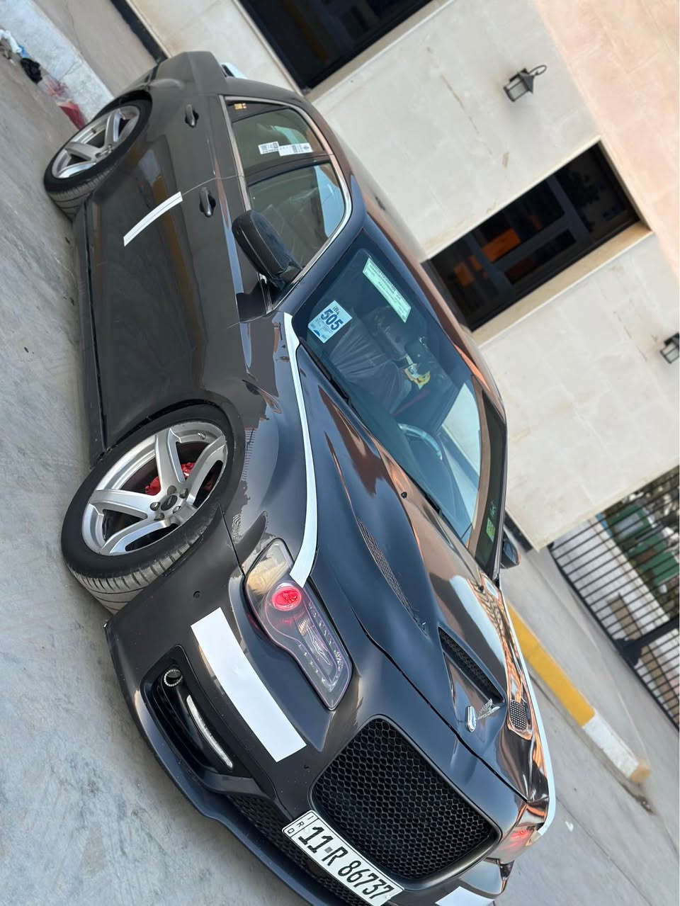 كرايسلر اوباما
موديل 2013 srt اصل 
 مكينة 6400
فول للاخير عدا البانوراما
رادار امامي جانبي
تبريد تدفئة كشنات
تدفئة ستيرن
كشنات كهرباء
تبريد تدفئة كلاصات
دوس كهرباء
ستيرن كهرباء
كشنات خزن
تبريد قطعتين

الاضافات
عليه منضومة جكات s2
اوركالات بجم وبكلايتات سستم كامل
وياله نجمه
اويل كاج كان
عليه تفريغ
دبات سود
عليه منضومة زنون نهار بومه
حلوك كورسا
حشوة محرك مال هيلكات مزود
السياره حادثه دعاميه خلفيه بدون صبغ مكفوله كفاله عامه 
السعر 158وبيه مجال بصيط 
مكاني ديالى بعقوبه تقاطع القدس 
للاستفسار *********** بعقوبة, ديالى
