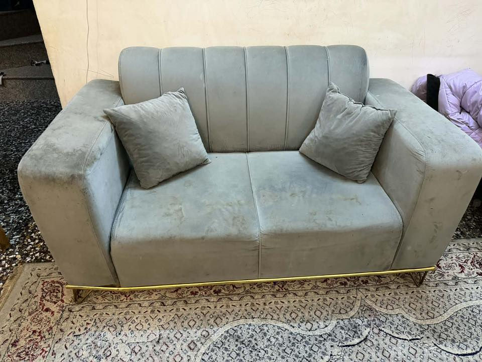 تخم ٧ مقاعد 
سعر ٢٢٥

0780 490 6979
