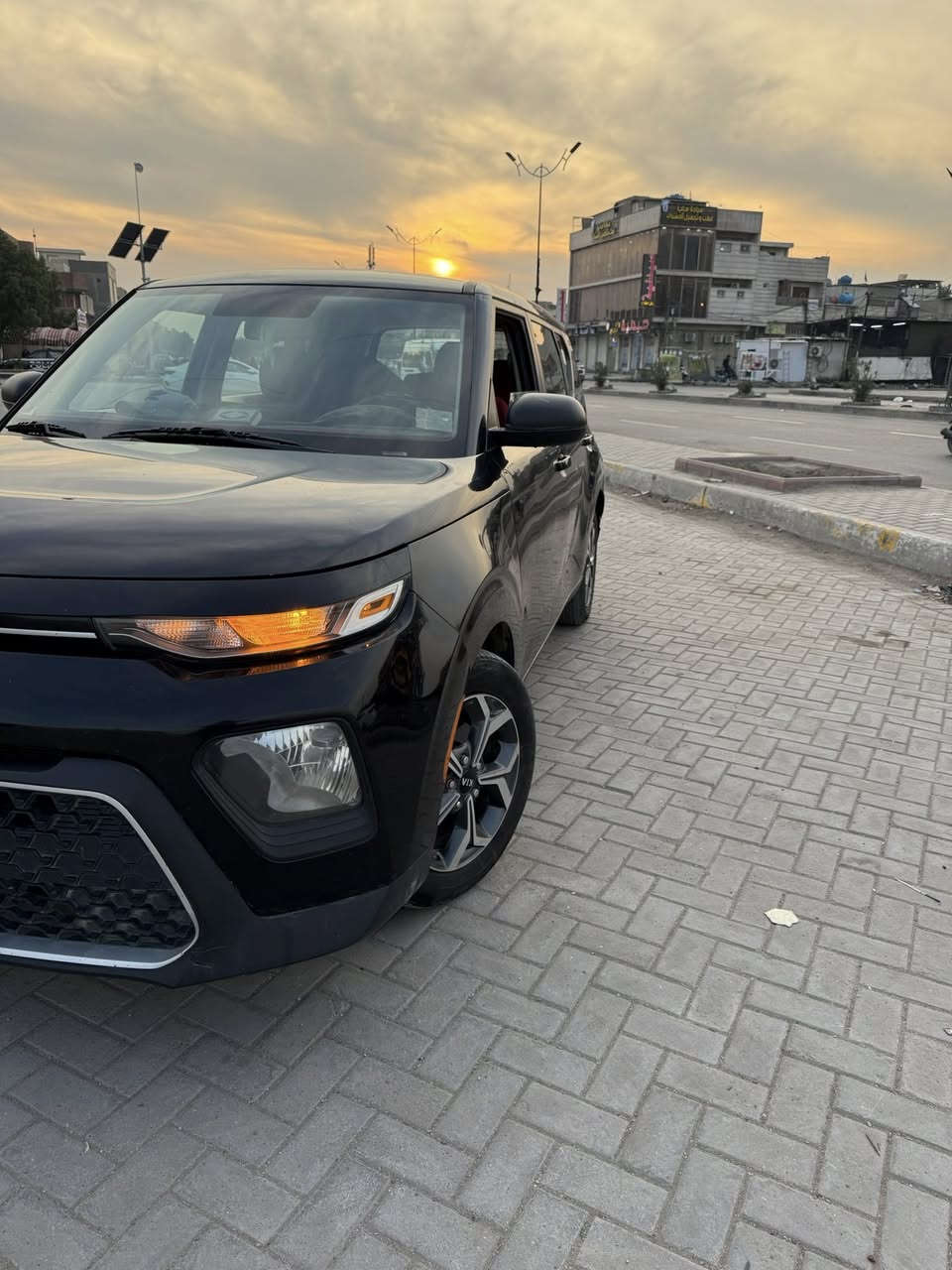 السلام عليكم مره رخصه الادمن
كيا صول موديل 2020 امريكي بدون تبديل 
حادثه جاملغ وباب السايق بدون تبديل 
ايرباك ستيرن وبردة 
سيارة خير من الله ما نقصه كولشي نضيفه 
تبريد ثلج 
صدر جديد 
تخم تاير جديد 
مواصفات تحكم ستيرن 
شاشه كار بلاي 
منفذ يو اس بي 
نضام نيرمال وسبورت 
محرك 2000 دوش 
كير اي تي 
خير من الله كفاله عامه قبل فتره سويت ادامه للمحرك 
السيارة مجهزة من كولشي 
مكاني بغداد المدينه و شارع فلسطين 
سعره 133 وبيه مجال 
للأستفسار اتصال على ***********
