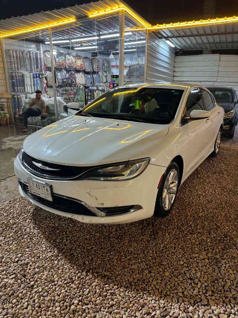 كرايسلر c200 لون ابيض ٢٠١٦ 
ماشية ٢٥٠ الف كيلومتر
السياره جاهزه من كلشي تبريد ثلج 
بيها باب تبديل نفس اللون خلف السايق وبارد باب السايق 
وبيها جاملغ ايسر صبغ والايمن كلير بامريكا 
كامره
 السياره ممتعوبه نظيفه محرك٢٤٠٠كير٩نمر
رقم بابل تحويل مباشر

سعر ١١٠بيه مجال للشراي
***********
