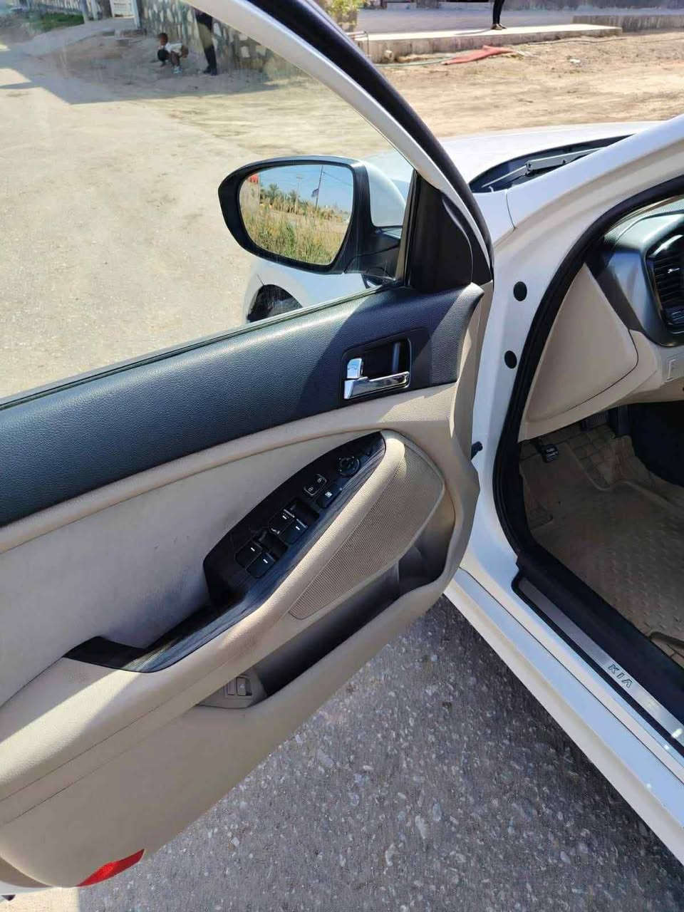 السلام عليكم عيدكم مبارك
أوبتما خليجي مكفوله 
موديل 2012 
2400
 سعرها 137 وبيها مجال للشراي مجال جثير 
واتساب واتصال 
***********
يارب البو علوان
