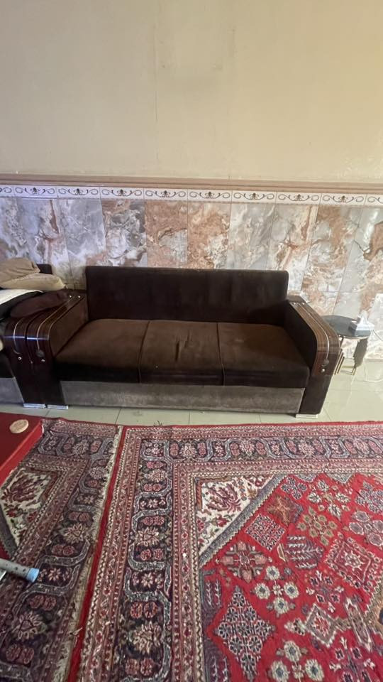 قنفتين زرقا وقنفتين بني للبيع سعر150 تصل واتس‭0773 421 5089‬ نظيف مبي عيوب
