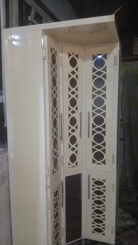 كاونتر اربع قطه حديث نظفه90% السعر 600وبي مجال موبايل07732715581