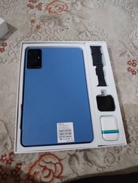 ايباد جديد ما مستعمل ويه جنطه و كيبورد و ساعه و سماعات و قلم وحافضه سع...