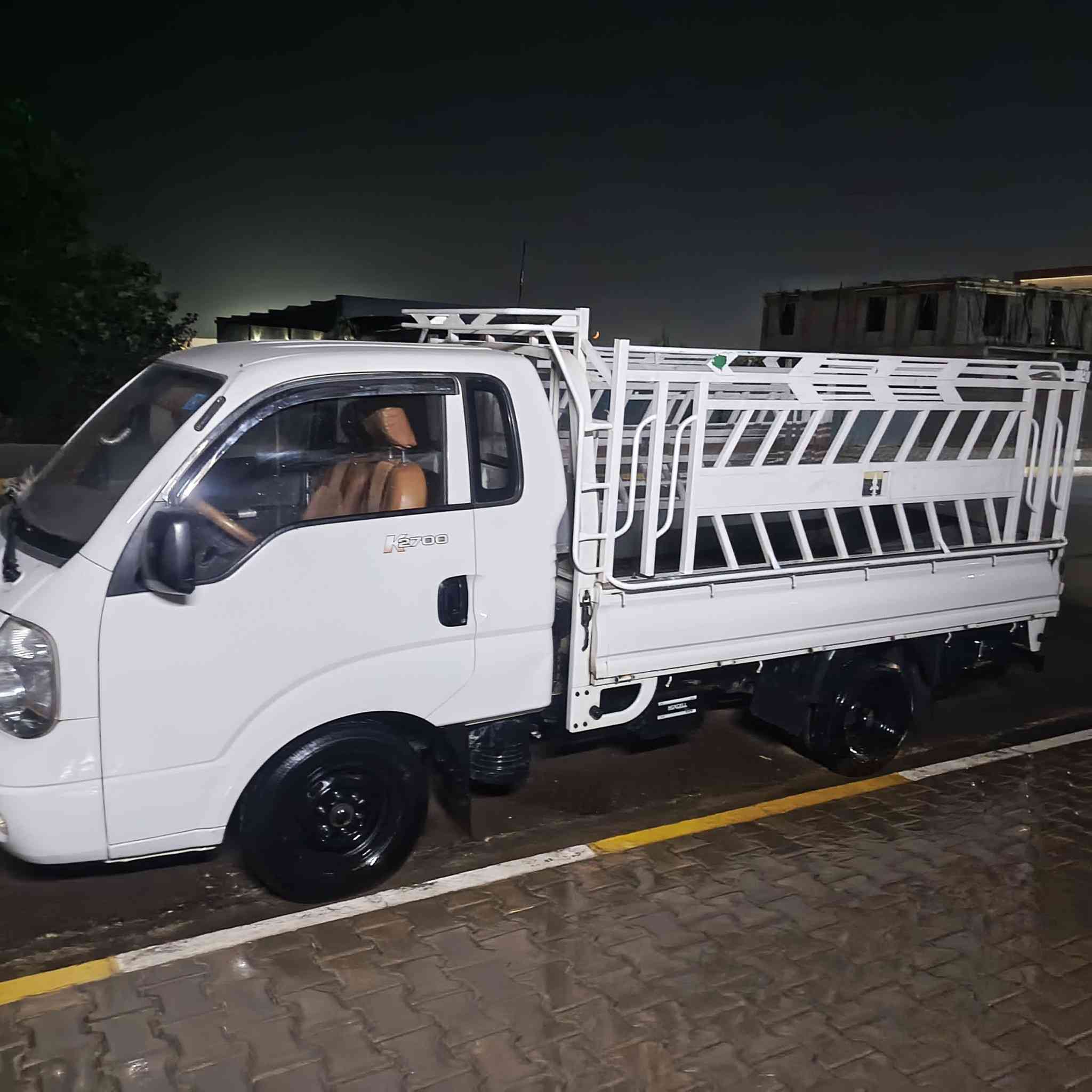 السلام عليكم كيا للبيع  صلاح الدين رقم دولي وحصة كاز موديل 11 محرك وشاصي شرط وكهربائيات كله شغال تدفئه وتبريد السعر 110 بيها مجال مكان السياره كركوك حي العسكري للاستفسار الاتصال على ***********
