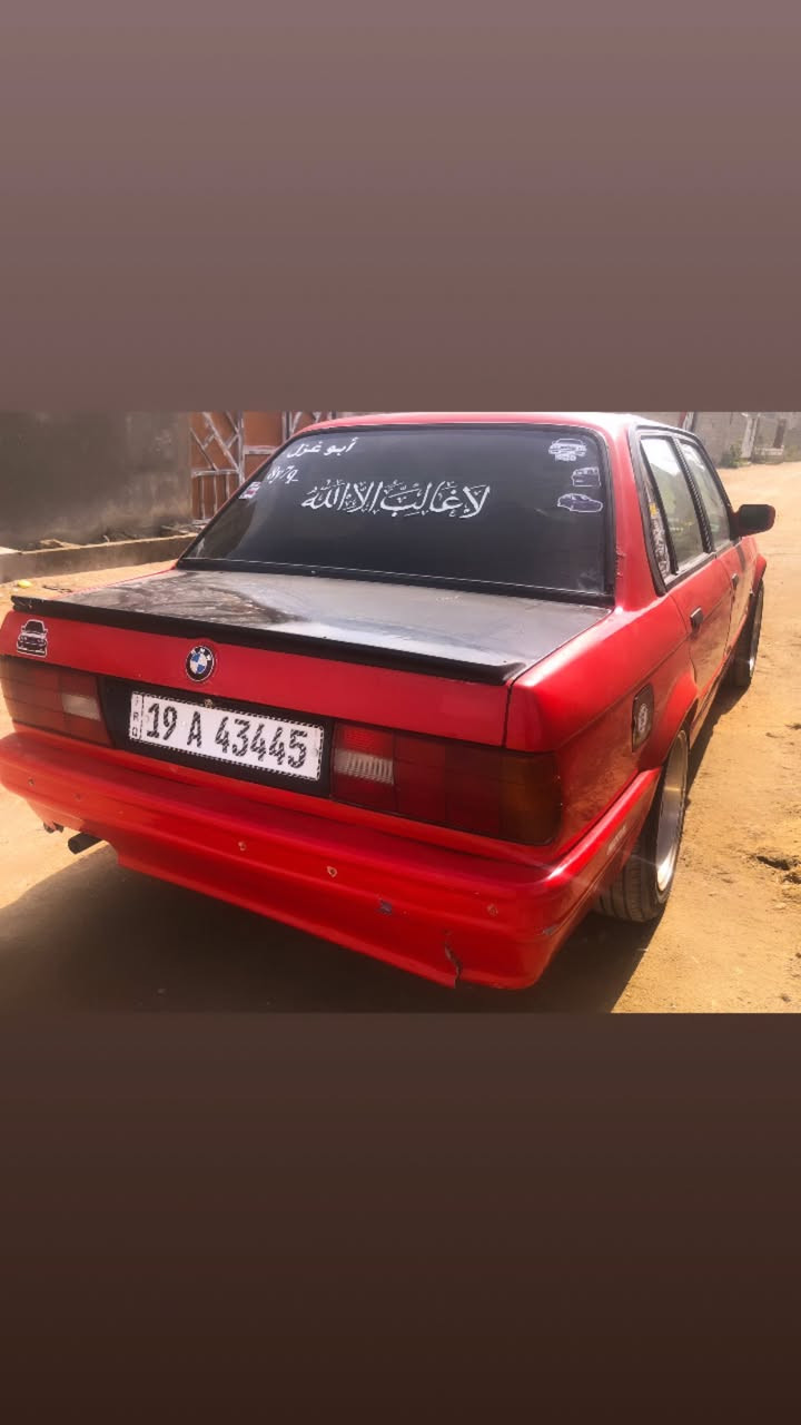 بي أم زعره السنوية جديدة صارلها 12 يوم بـأسم صديقي مصفره مامطلوبة الكهربائات كلها شغاله ماعدا العينه فقط الرون يشكل يصعد وينزل گيج الحماوه شغال
گيج البنزين شغال 
تخم سماعات السيارة بلاد حمرة مصبوغة جماليه صبغتها كلش حلوه المكينة والگير كفاله تخم تاير ويل كب رياضي لايت زنون هورن طاط يشگ الگاع مكانها بصرة السيارة احلى من الصورة 
السعر 37 بيها مجال للطيبين فقط


**إذا كنت صاحب هذا الإعلان وتريد حذفه لأي سبب، رجاءا أرسل رسالة إلى الدعم الفني**