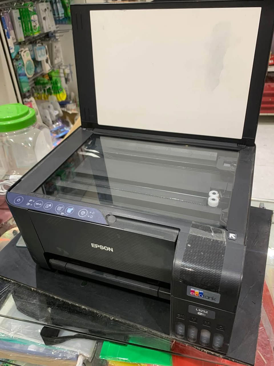 السلام عليكم
غراض مكتب موبايلات واستنساخ للبيع ...  

1- طابعة صور L805
2-طابعة استنساخ L3252
3-فاترينة ارضيه مترين 
4-فاترينة تعليك طولها 240 سم عدد 3 
5-هوكات حجم كبير عدد 250
6-جامخانه تعليك متر ونص
 
للاستفسار : خاص


**إذا كنت صاحب هذا الإعلان وتريد حذفه لأي سبب، رجاءا أرسل رسالة إلى الدعم الفني**