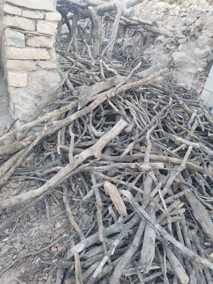 سلام عليكم 
دار به روو به پيكاب بؤ فرؤشتن له رانيه 
له مه يدانى ده رگاو په نجه ره پيش مزگه وتى هه نجيره 
*********** أربيل, العراق
