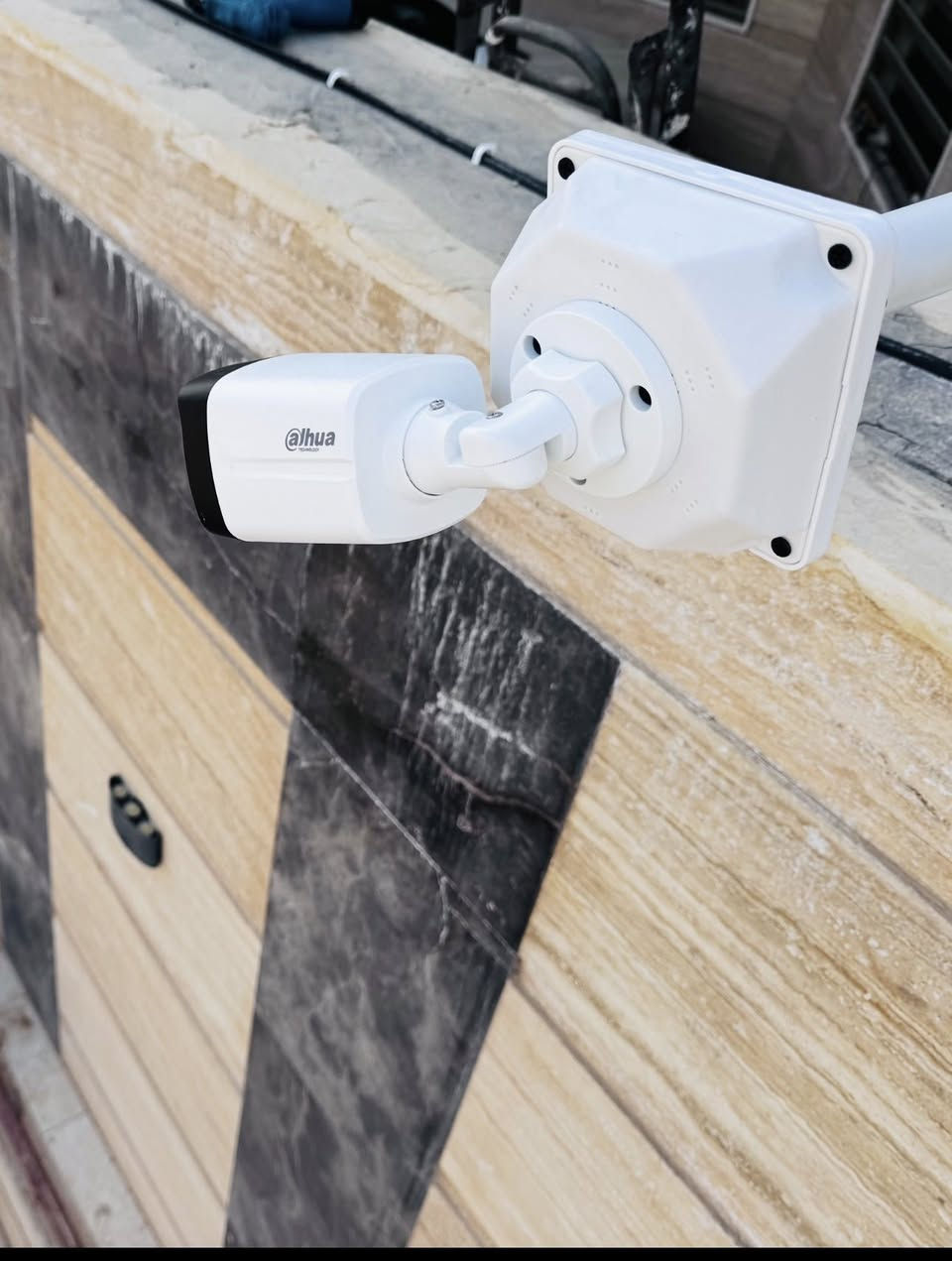 بفضل الله
🛑تم تجهيز و  تنصيب مجموعة من كاميرات المراقبة باستخدام كاميرات دهوا  الأصلية، المعروفة بجودتها العالية ودقتها بالتسجيل عدد الكاميرات 8 بدقة 2 ميكا  وجهاز NVR من ماركة دهوا وسويج خارجي (8port)من ماركة #RB 
و( Extender 5port )Poe من ماركة #RB

إذا همّك الأمان وجودة الشغل،مكتب الدليل و #RB دايمًا حاضرين نخدمك 💼
للاستفسار :
(***********)📞
(‭0786 663 0903‬)📞
