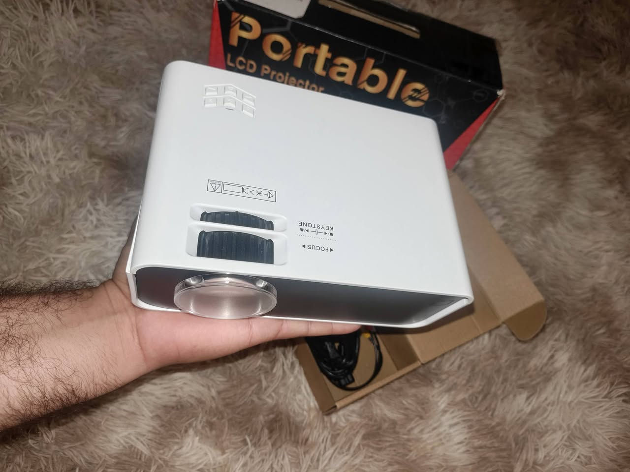 افضل داتا شو بحجم كبير مثل ما بلفيديو شرط الفحص كما موضح بلفيديو مع العلم صورت الفيديو مكان بي ضو اذ ضلمه احلى جديده ما مستخدمه فقط لتجربه مستخدم  مكاني الموصل جانب الايسر *********** سعره 90الف وبيها مجال بسيط
