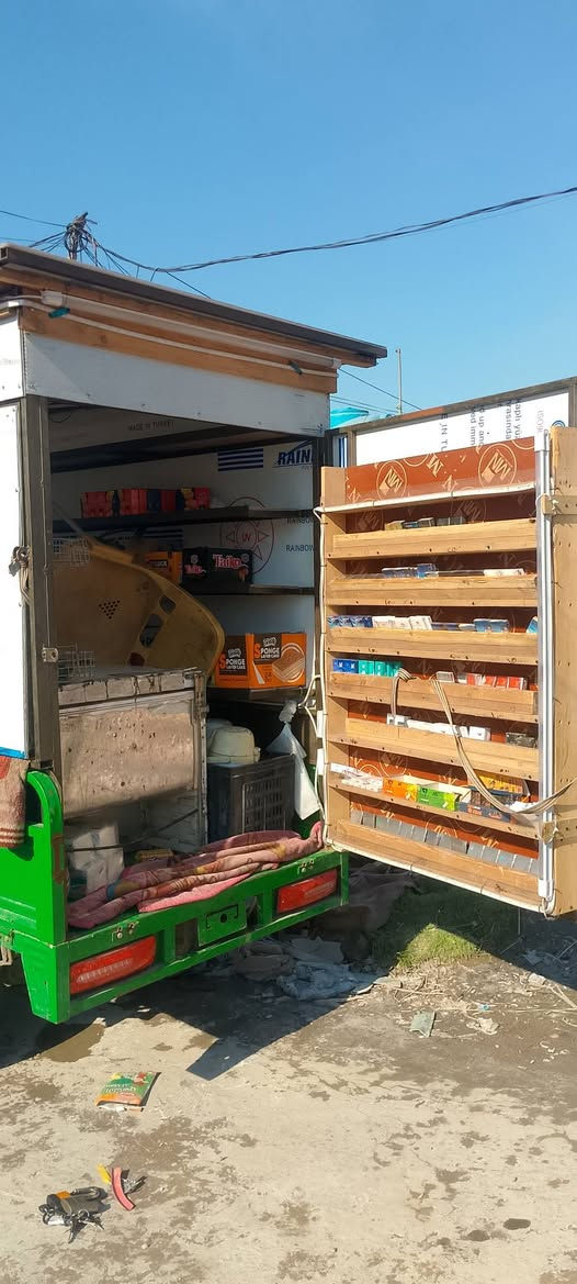 سلام عليكم ستوتة جمرة موديل 2023 محولة كشك بسطية كلها جديدة كهرباء كلها شمعات ونشرات خارج وداخل للبيع السعر 4 ملايين *********** العنوان الدورة شارع 60
