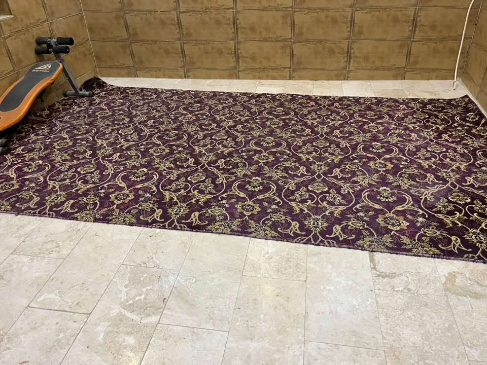 زولية كاربت ثخين بنفسجي 4 في 2 تقريباً اضافة ل4 مدات اضافية الكبيره منهم حوالي متره ونص في 3 والباقيات صغيرات غير مقاسة 
السعر : 25 الف حي القادسية 
***********
