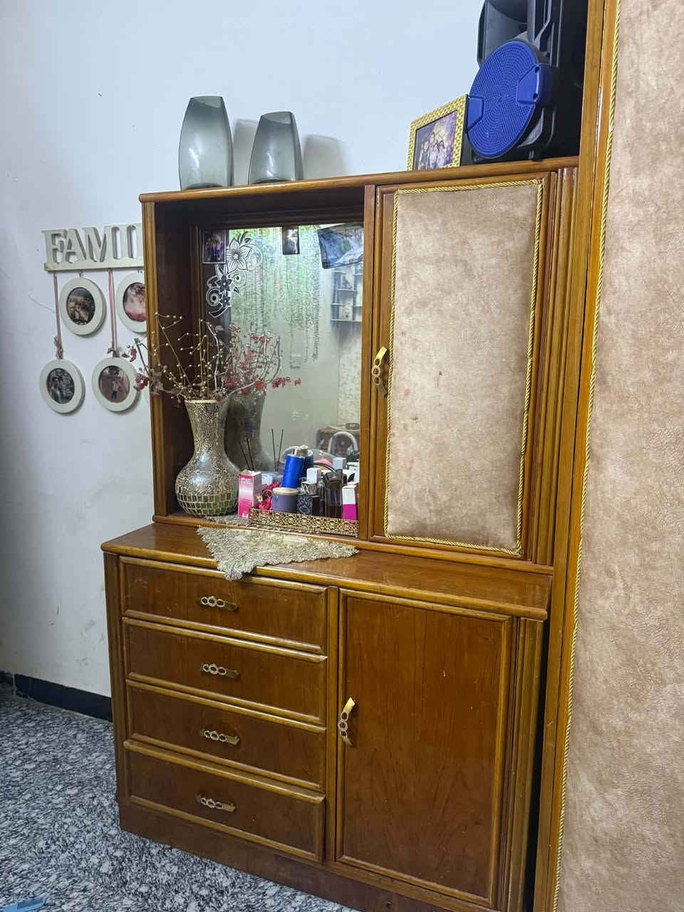 *********** غرفه نوم كامله السعر مليون ونص بيه مجال يرد يتصل الرقم
