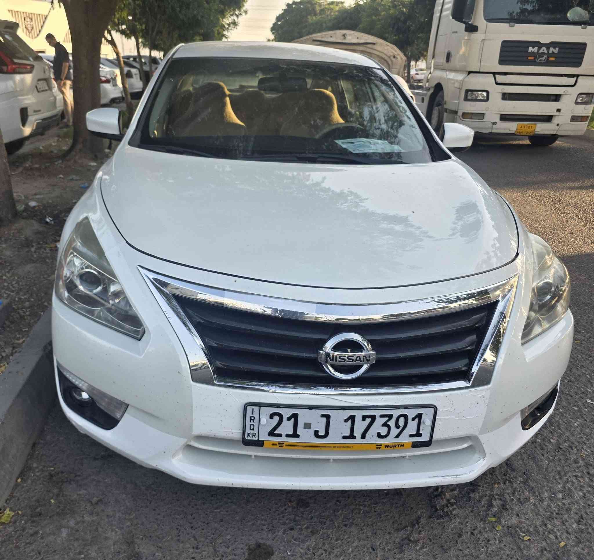 نيسان التيما 2013 S  خليجي بدون صبغ
158000 km
سنوية و رقم جديد 
عنوان كلار 
***********
سعر ١١٦ و ببهة مجال 
كير و مكينة شرط
