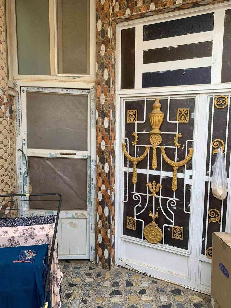 دار للبيع في النجف الأشرف حي الجامعة 
مساحة ١٠٠م طابقين ٣غرف نوم 
خلف المدينه المائيه قطاع ٢٦ موقع مميز 
سعر مناسب

للاستفسار مراجعة مكتب الدر او إلاتصال ع الأرقام المذكورة 
***********ابو عباس الجليحاوي
يتوفر واتساب 

***********حسين الاعسم 
يتوفر واتساب 

#نستقبل_عروضكم_العقارية_في_كافة_احياء_النجف_الاشرف_اهلاً_وسهلاً النجف, العراق
