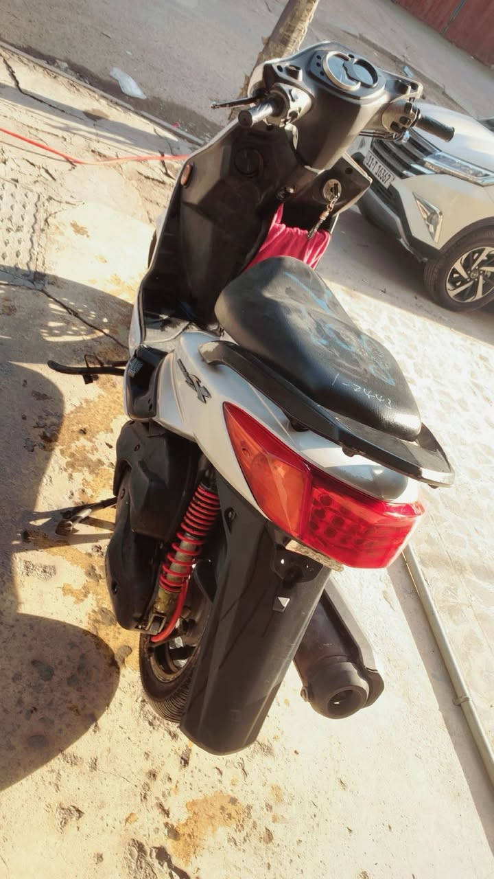 سلام عليكم شباب سكنس للبيع دراجة جديده مرتبه شلعه معدل سعر 850 وبيها مجال مكان كراده رقم ***********
