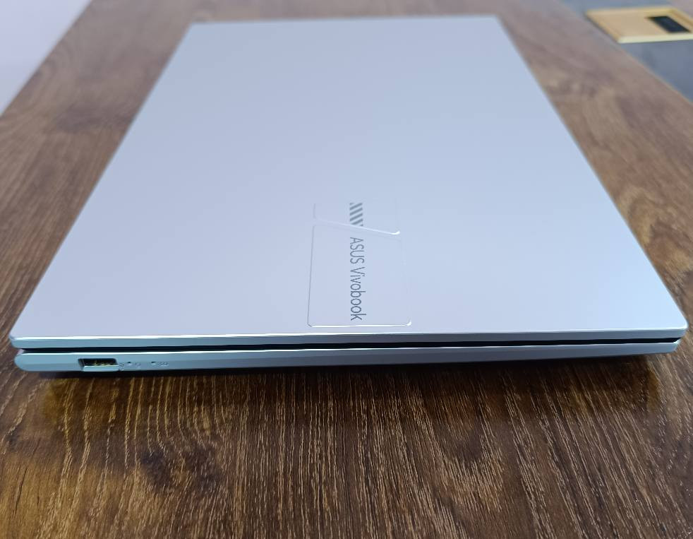 السلام عليكم 
ASUS Vivobook X1504ZA
Windows 11 Pro
64-bit
Intel Core i7-1255U (جيل 12)
10 أنوية / 12 مسار
الرام: 8 
التخزين (الهارد SSD):
C: 280 GB
D: 195 GB
المجموع الكلي: 475 GB
الجهاز فعلياً 512 GB بس بسبب النظام يطلع هيچ
المساحة الفارغة: 
C: 156 GB
D: 175 GB
التقييم النهائي للكمبيوتر: 
قوي جداً (i7 جيل 12)
تخزين 512 GB SSD سريع
مناسب للدراسة + برامج + استخدام قوي
السعر (خاص)
تحياتي حلة, بابل


**إذا كنت صاحب هذا الإعلان وتريد حذفه لأي سبب، رجاءا أرسل رسالة إلى الدعم الفني**