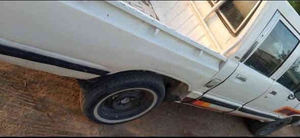 السلام عليكم سياره تويوتا للبيع موديل 86 رقم بغداد سعر 46 ورقه بيها مجال ***********
