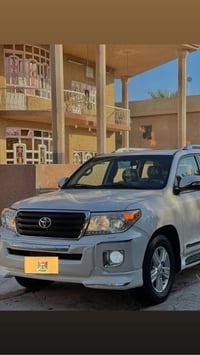 لاندكروز 2012 ماشية 123  الف حقيقي فول مواصفات  بدون صبغ  وبدون حادث م...