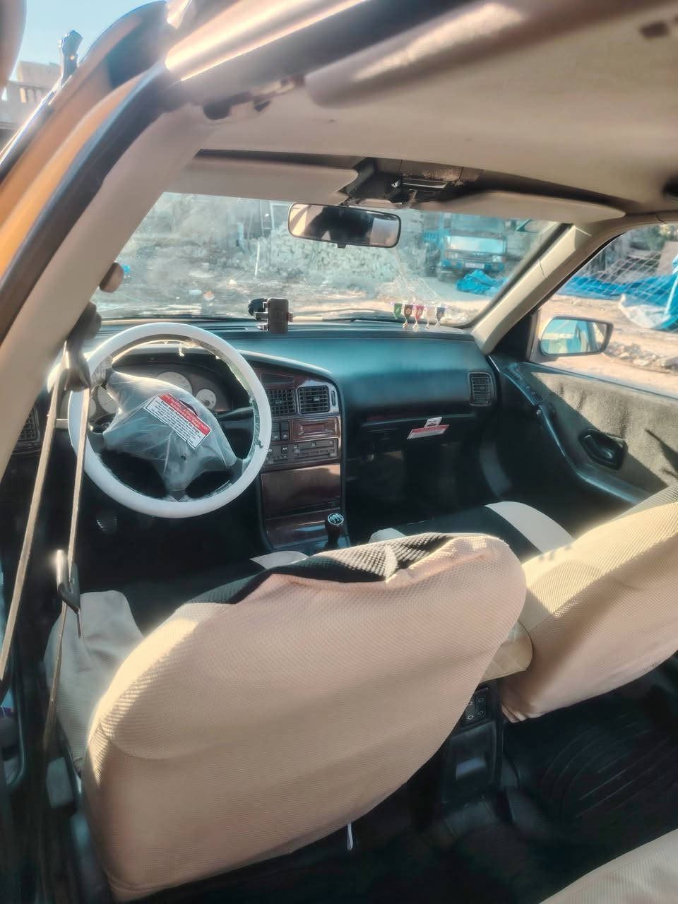 بيجو بارص موديل 13 بدون صبغ سعر 35 وبيها مجال بسيط 
***********
***********
