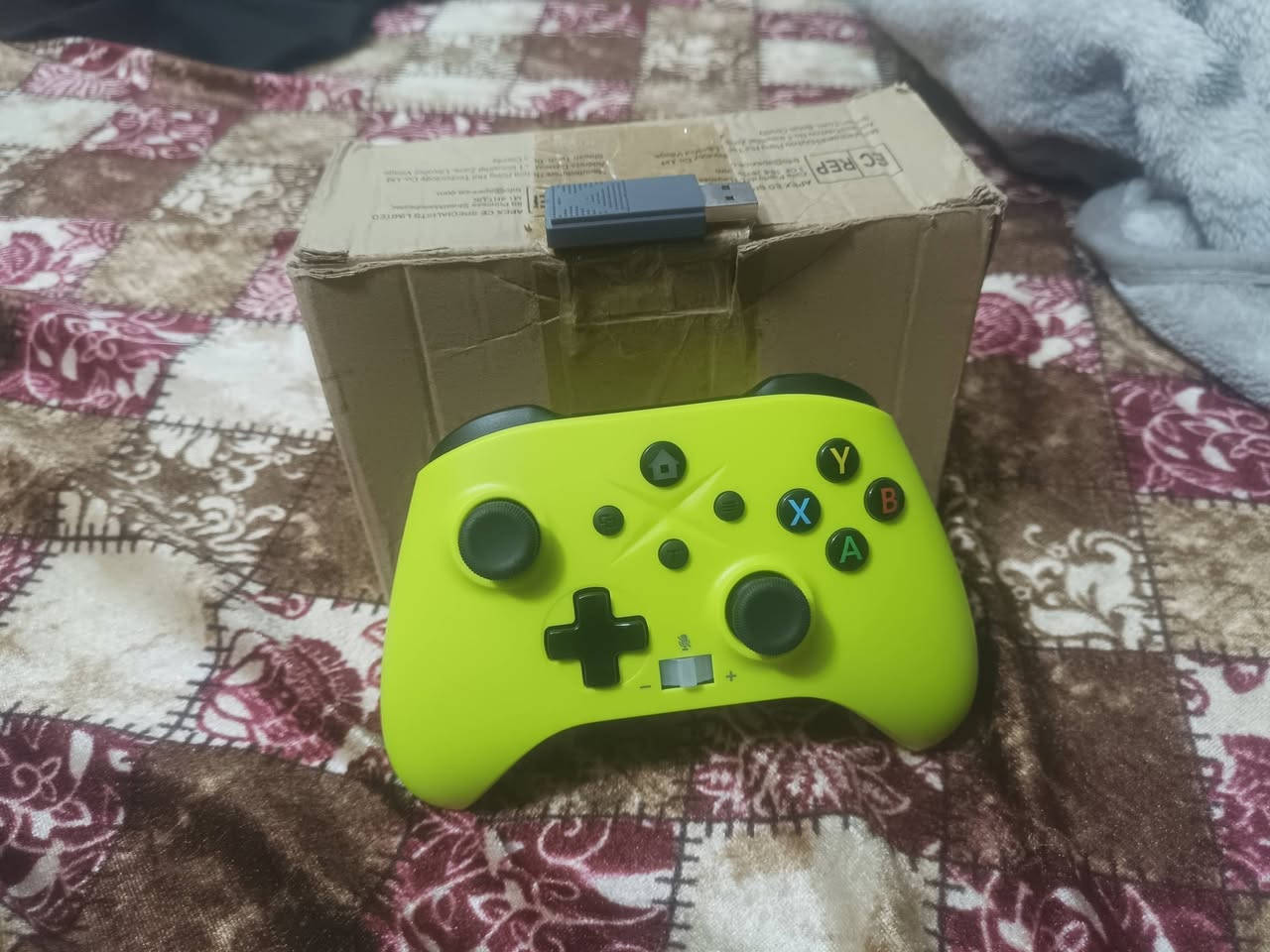 سلام عليكم اكس بوكس سيريس لوك استيكر جديد بالكرتونة مالته الاصلية مطابقة مطابقة وياه الأصلية مالته لوك استيكر ما مفتوح واليدة الأصلية مالته مع GTA5المحسنة مملوكة مشتريها وكامل الملحقات الأصلية وشرط زلغة ما بيه السعر330الف واكس بوكس one فات أيضاً جديد استخدام قليل لوك استيكر غير مفتوح وياه اليدة الأصلية مالته ومحولته الأصلية وملحقاته الأصلية كامل السعر130الف ويدة اكس بوكس جديد غير مستخدم شغالة على الPS سعرها10الف 
ملاحضة تجي تجربهن كلهن أو إذا تريد تشتري مفرد عادي تجرب وتفحص عجبك أخذ ما عجبك لا تأخذ شغلة طبيعية أجهزة نضيف كلش مكاني بغداد مدينة الصدر قطاع10 
رقمي للاتصال او التواصل *********** متوفر مازنجر خاص واتس اب ورصيد اتصال وبخدمة الجميع 
الاسعار نهائية تحياتي للجميع
