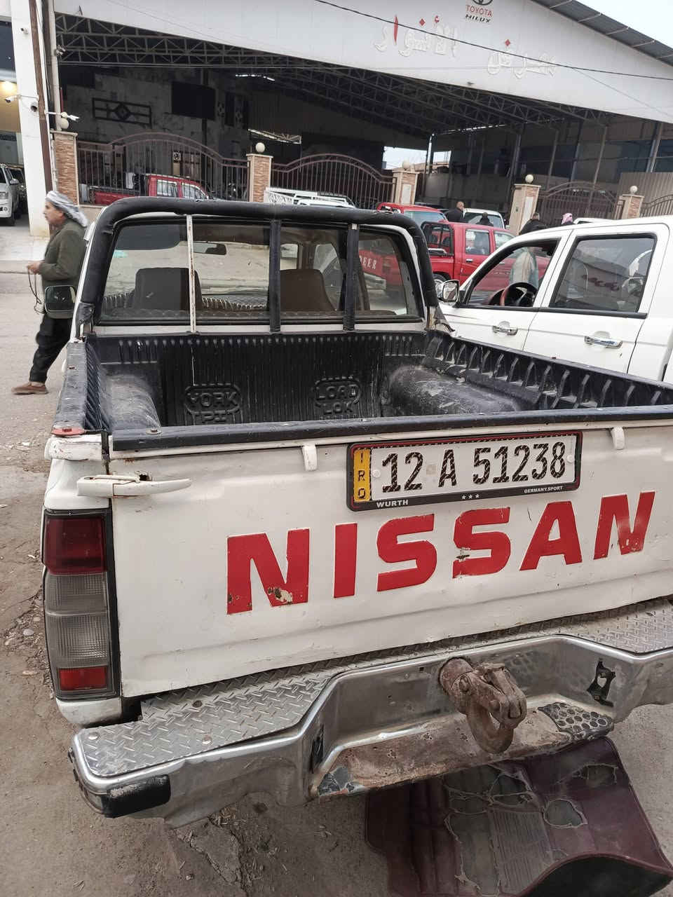 السلام عليكم بيكم نيسان موديل 92 مصبوغ عام بي طخه بين الباب والجاملغ سنويه لل30 السعر 40 بي مجال المكان موصل الايمن رقم الهاتف ***********
